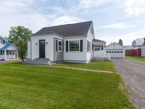 90 19th Avenue, Madawaska, ME 04756
