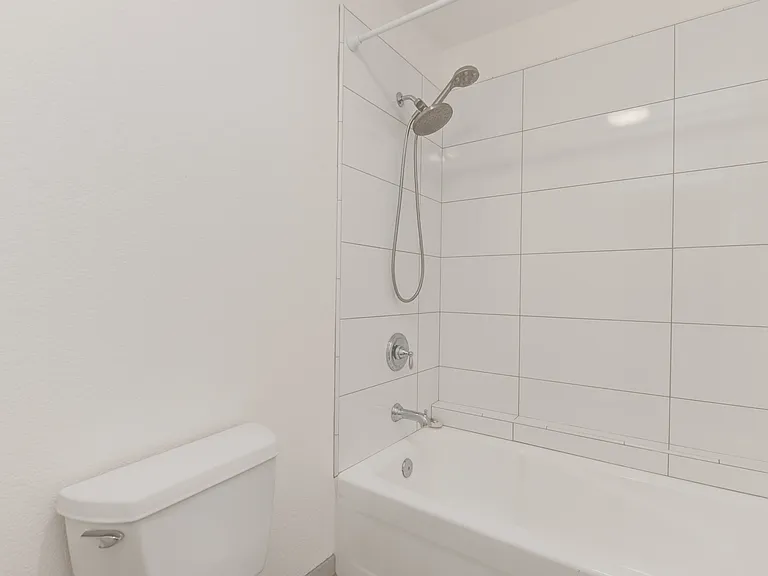 1680 N Coast Hwy N #21 — Photo 3