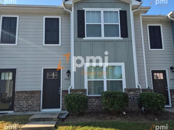 4438 Pinscher St, Union City, GA 30291