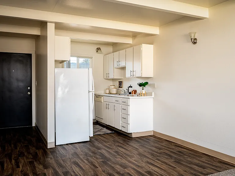 The Scholls Apartments — Photo 3