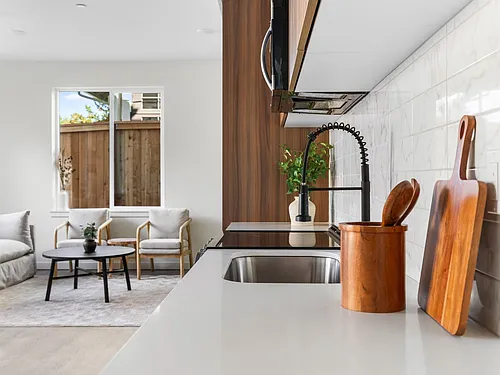 *1 Month Free Rent* A 2bd/2bath Modern Townhome In Portland's Vibrant Hollywood District Photo 1