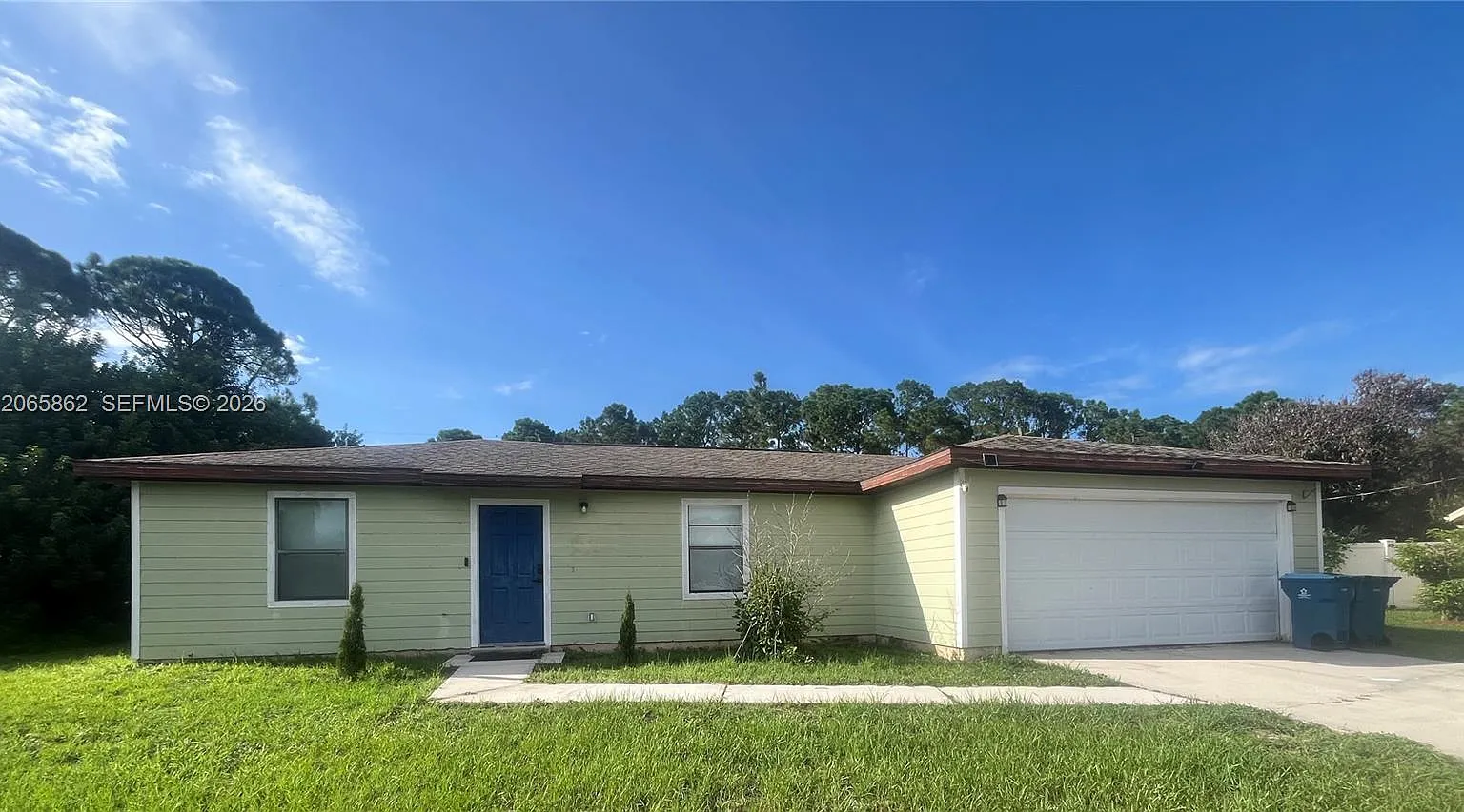 3 bed, 2.0 bath, 1056 sqft, $2,400 — Photo 1