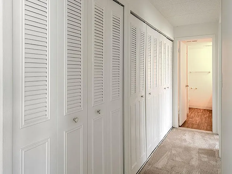 Riverside Village Apartments — Photo 9