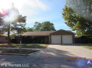 2304 NW Nottingham Rd, Lawton, OK 73505