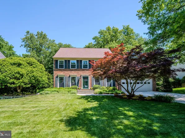 11910 Winstead Ln, Reston, VA 20194