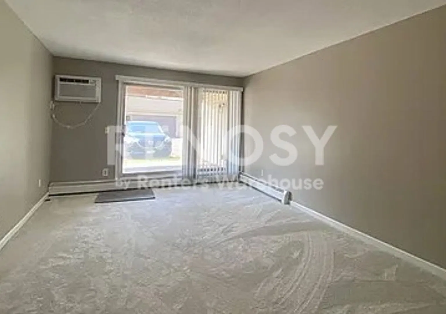 Available October 10th 1 Bedroom 1 Bath Condo in Plymouth — Photo 4