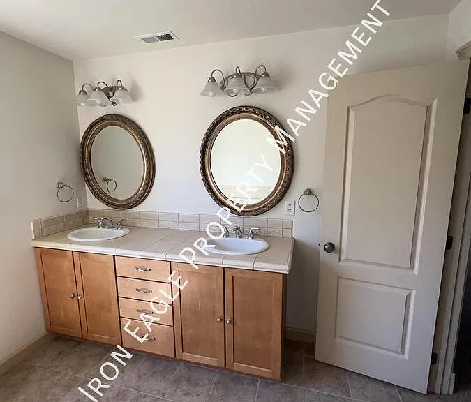 425 N Storybook Way — Photo 14