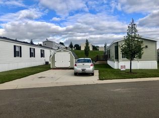 4060 Lost Valley Dr, Dubuque, IA 52001