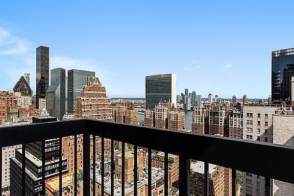 1st image of 250 E 40th St APT 35F