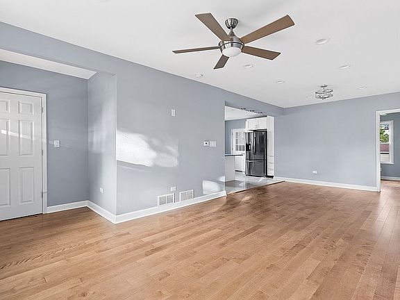 2nd image of 3119 Hawthorne St
