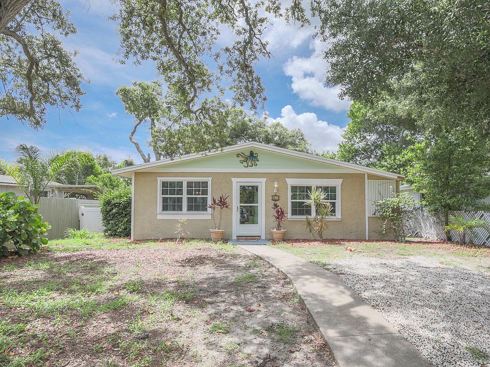 1st image of 82 River Beach Dr