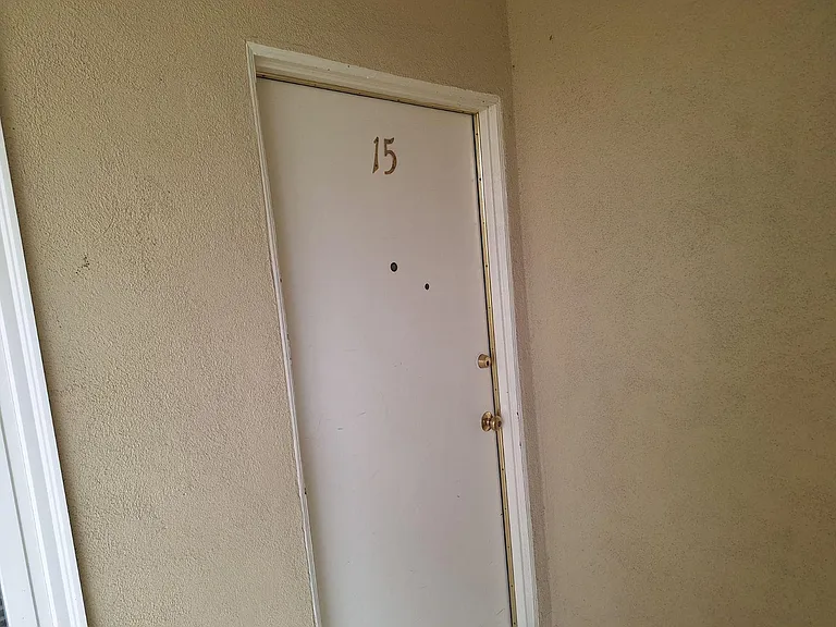 8740 Owensmouth Ave #15 — Photo 2