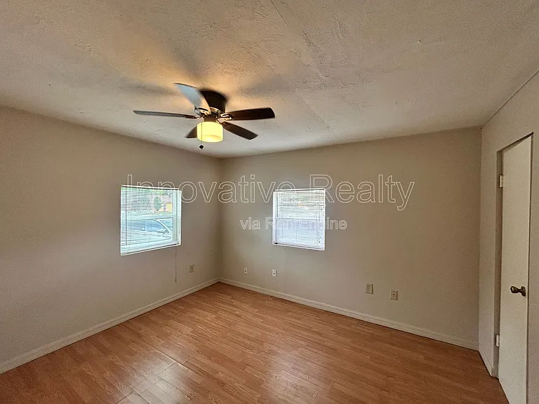 517 E 5th St #B — Photo 7