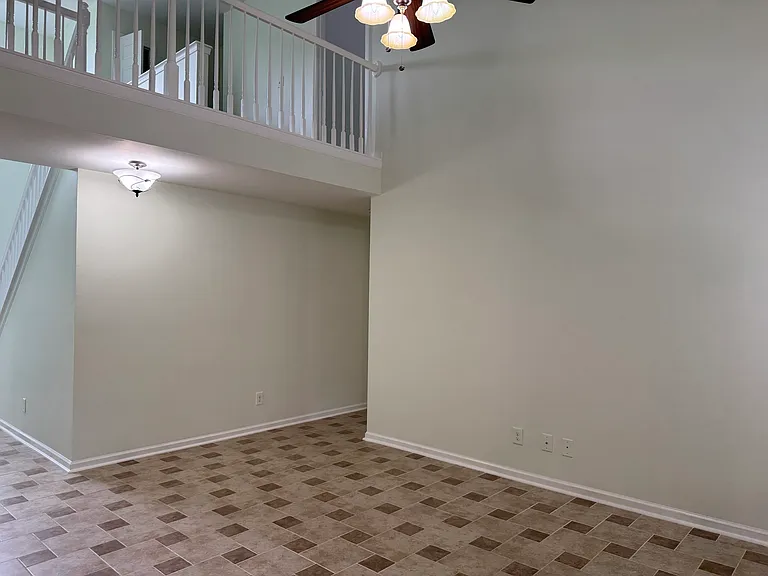 136 Madelia Pl — Photo 19