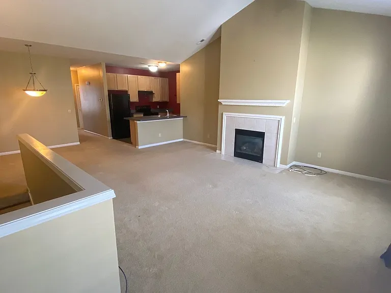 1180 Alameda Blvd — Photo 3