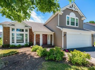 2075 Camden Ln, Hanover Park, IL 60133