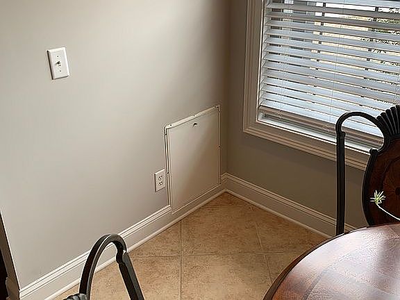 5th image of 270 Wellington Pl