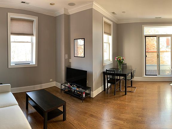 5th image of 648 W Wellington Ave APT 4W