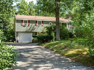 12 Greenmeadow Dr, Billerica, MA 01821