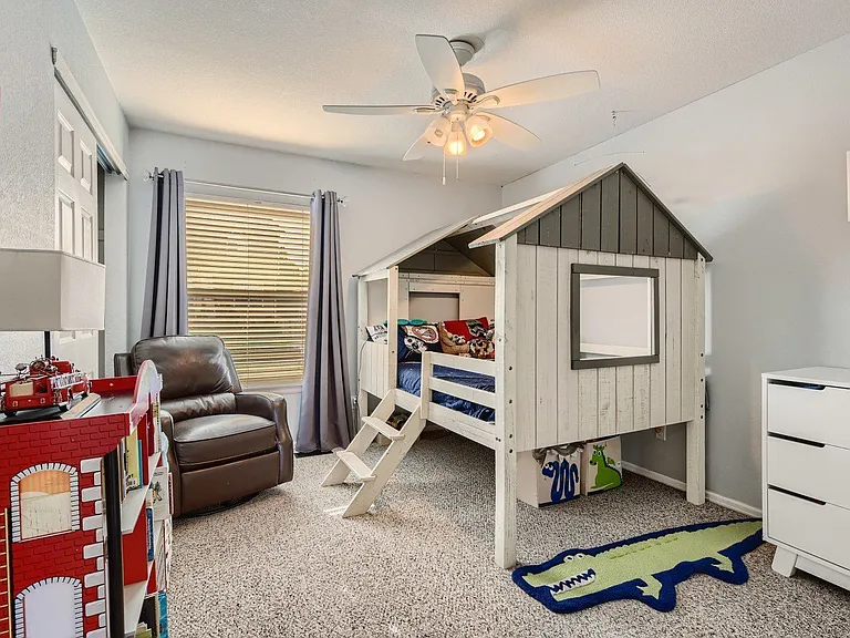 9805 Cypress Point Cir — Photo 30