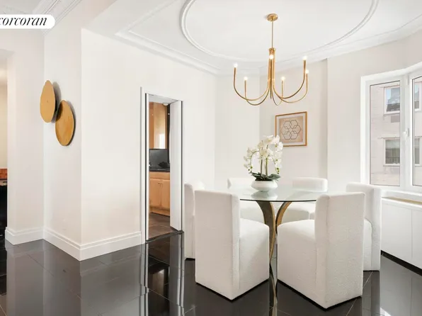 880 5th Avenue image 3 of 11