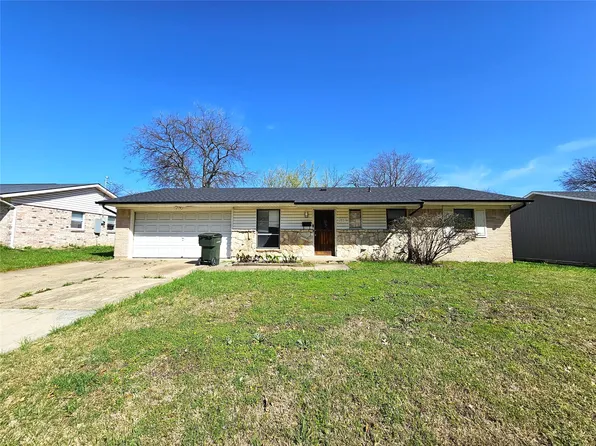 2801 Meadows Dr, Plano, TX 75074