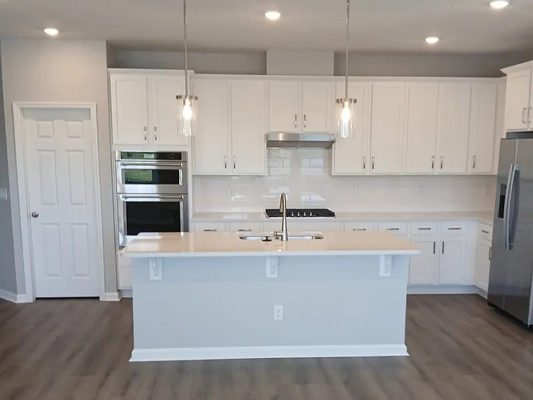 89 Signet Cir — Photo 11