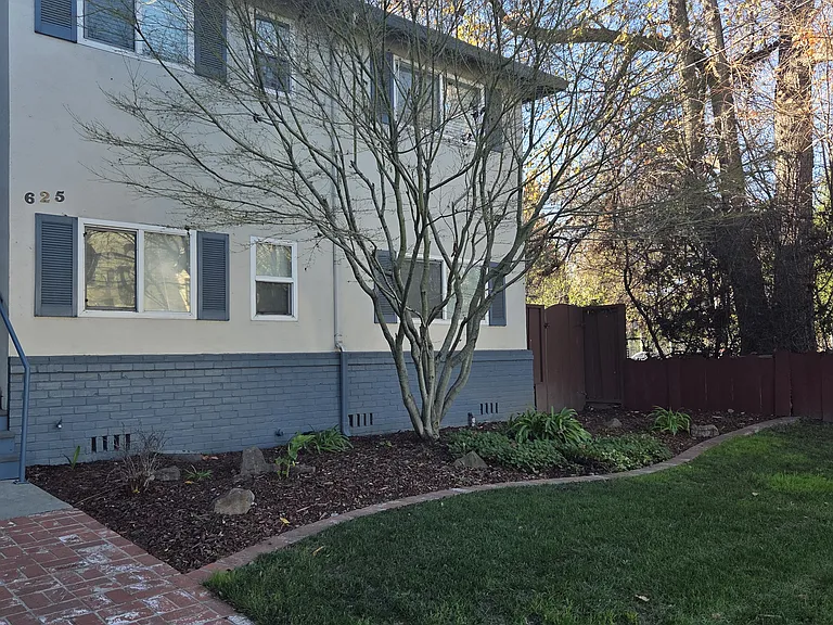 625 S 11th St #5 — Photo 2