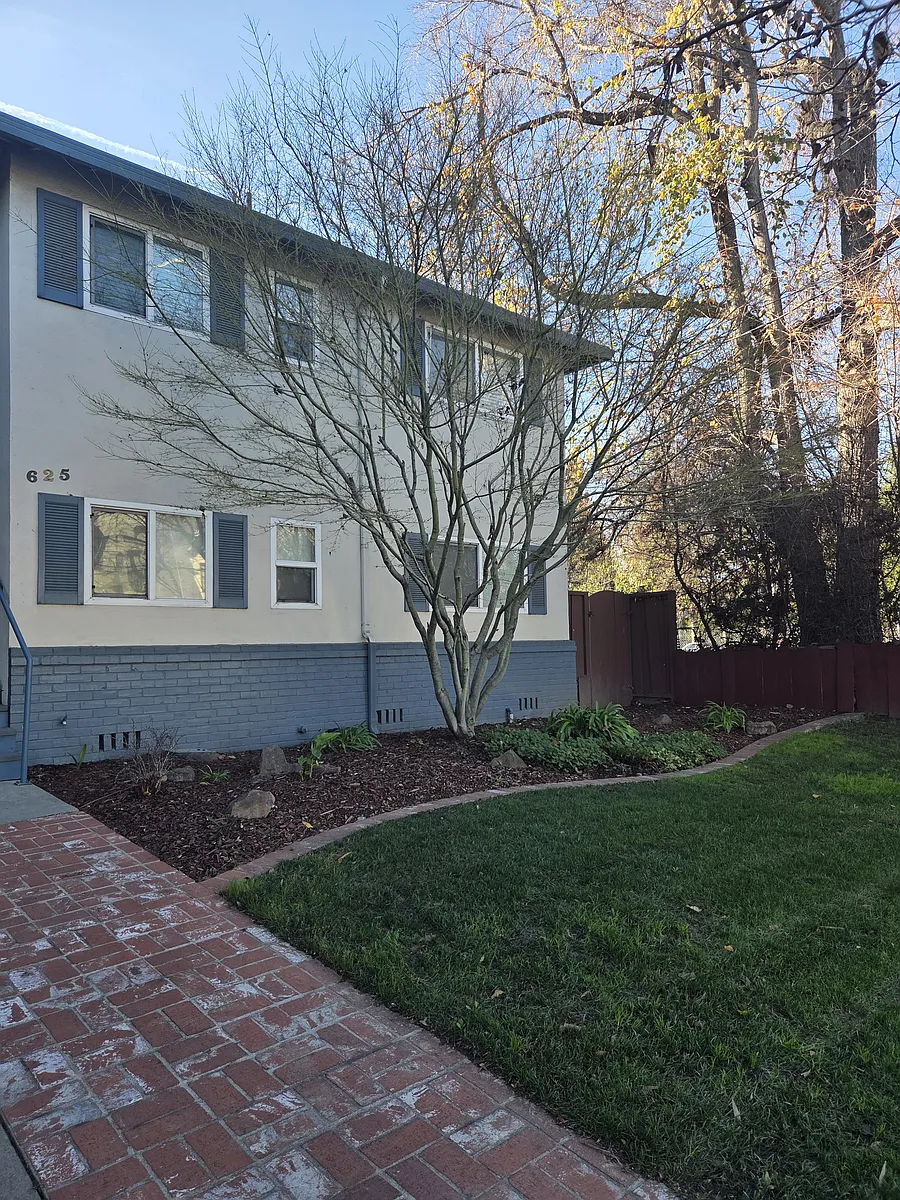 Building Photo - 625 S 11th St #5