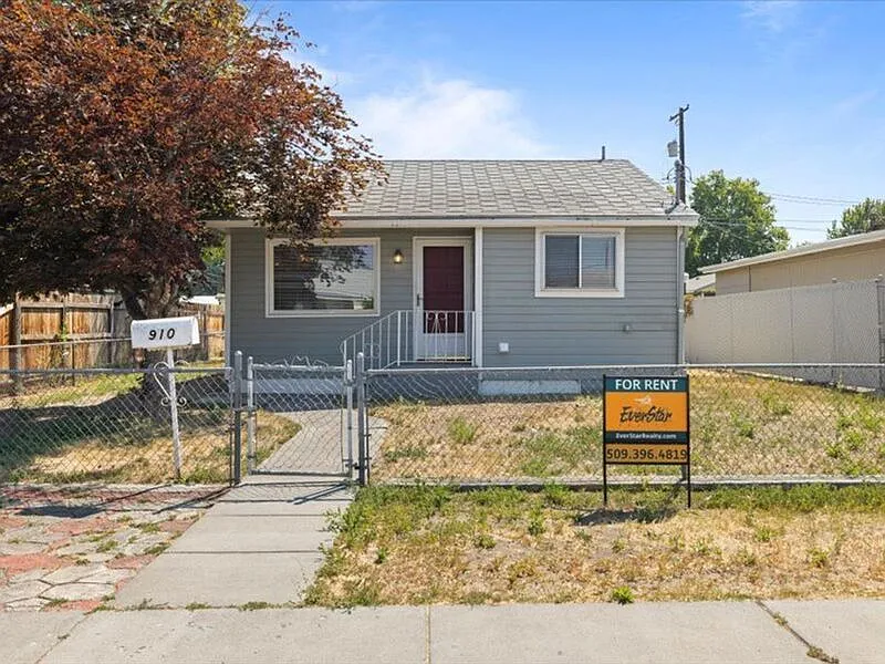 2 bed, 1.0 bath, 609 sqft, $1,550 — Photo 1