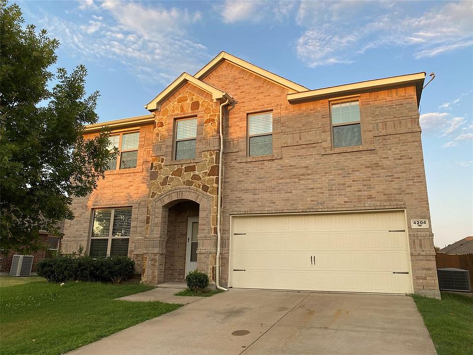 1st image of 4204 Oak Bluff Dr