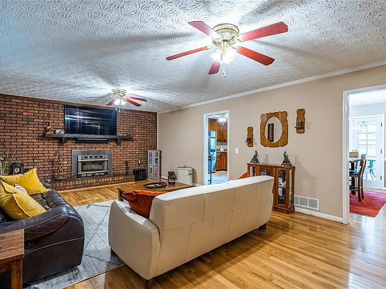 465 Dobbs Rd #B — Photo 6