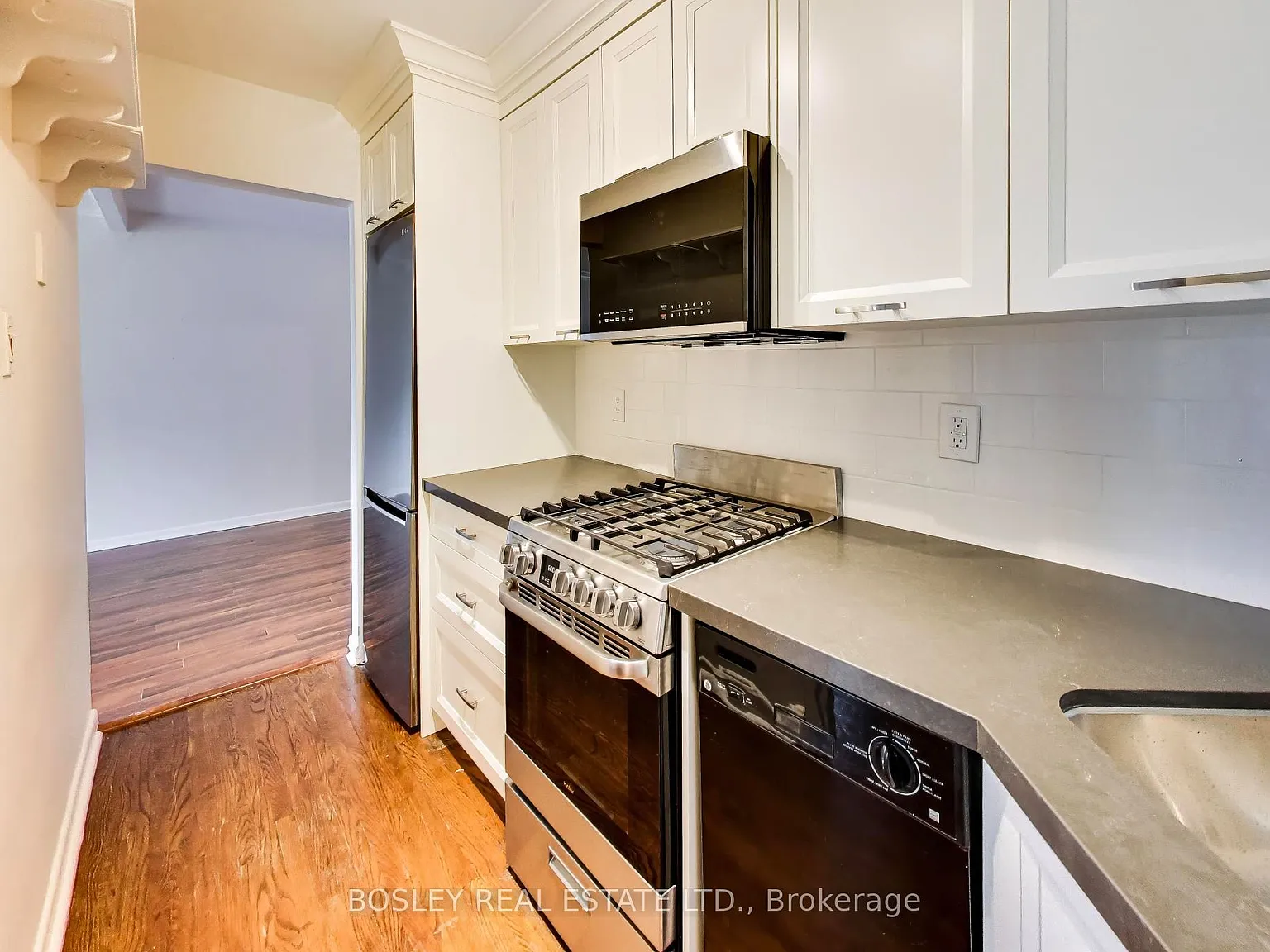 2 bed, $2,600 — Photo 4