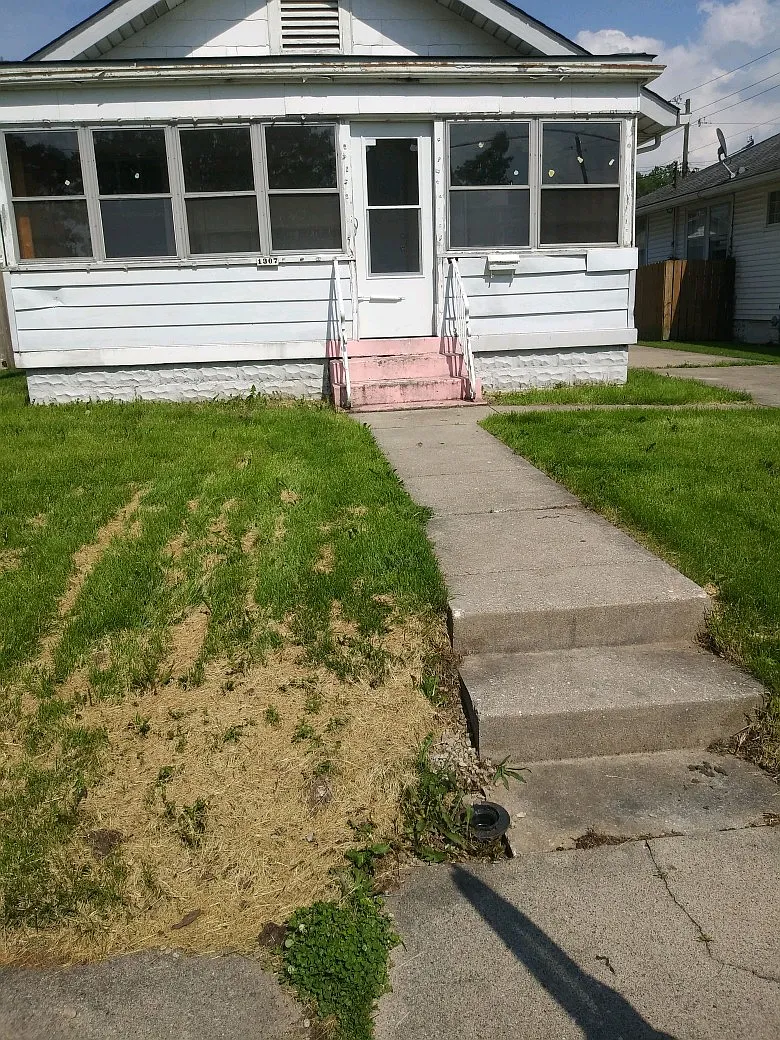 1307 N Denny St photo 1