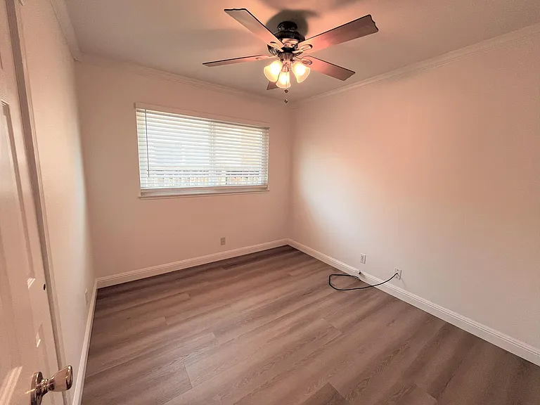 6313 Malory Dr — Photo 6