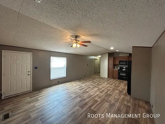 3rd image of 49 Pinewood Cir #E49