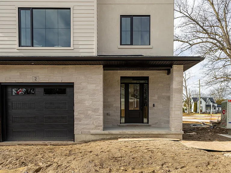 233 Upper Queen St #6 — Photo 3