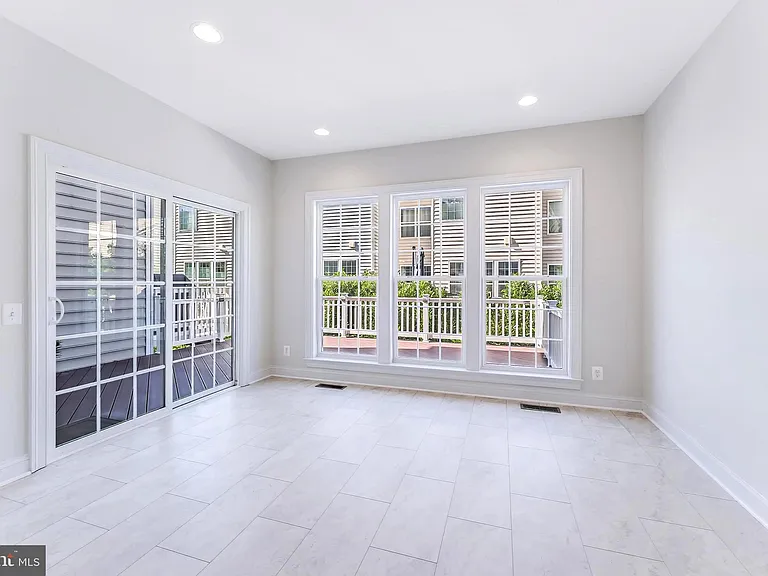 43583 White Cap Ter — Photo 12