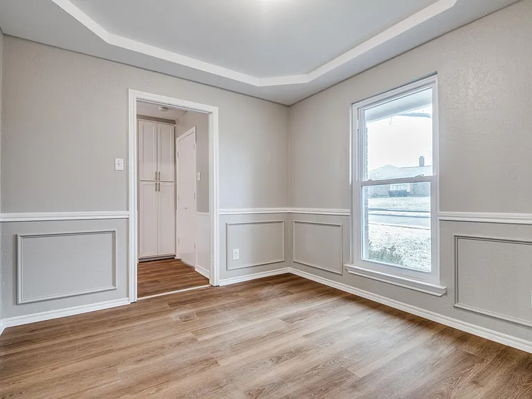 206 Barclay Ave — Photo 6
