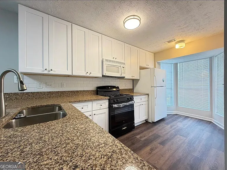 6720 Colchester Pl — Photo 3
