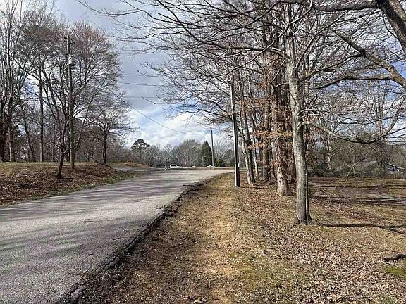 5th image of 100 Shryer Rd