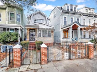 222 E 9th St, Brooklyn, NY 11218