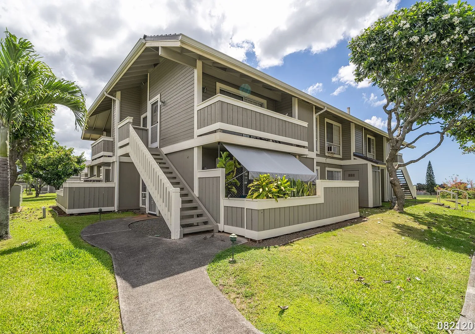 Bright And Cozy 2br/1ba/1pkg Unit In Royal Palm (Waipahu) — Photo 1