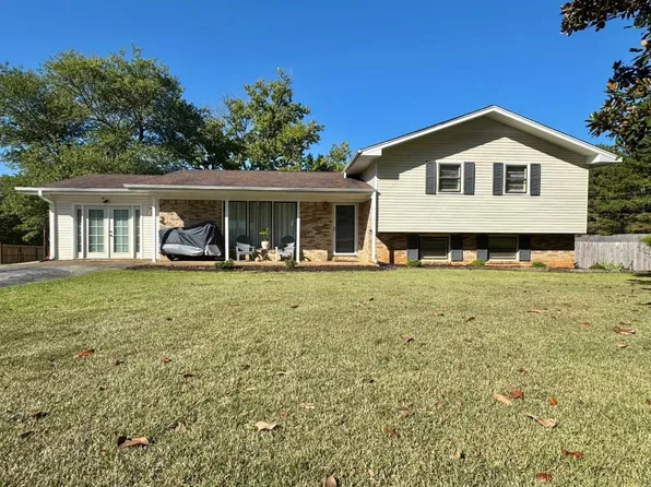 205 Betsy Ross Ln, Florence, AL 35633