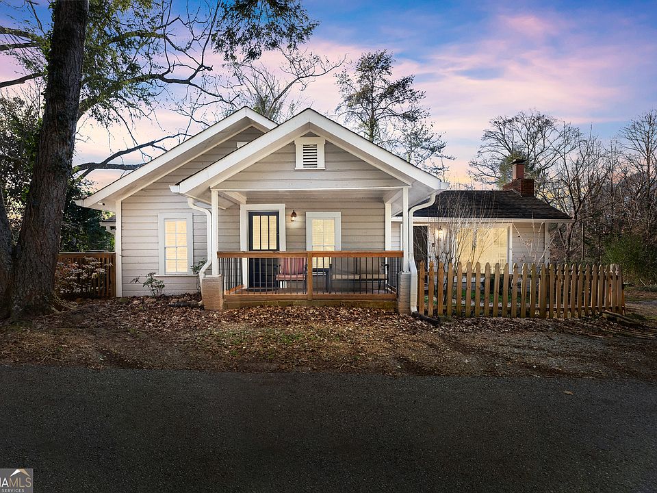 1st image of 86 Pine St