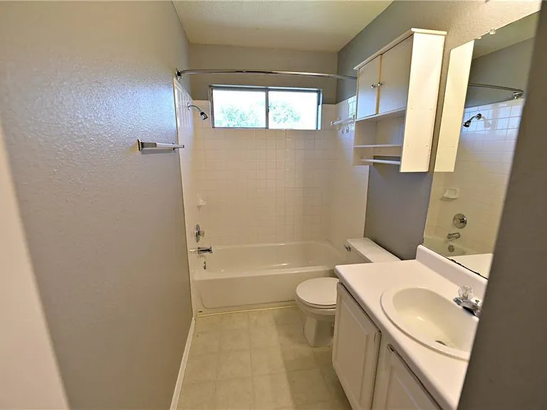 2813 Greenlee Dr — Photo 15