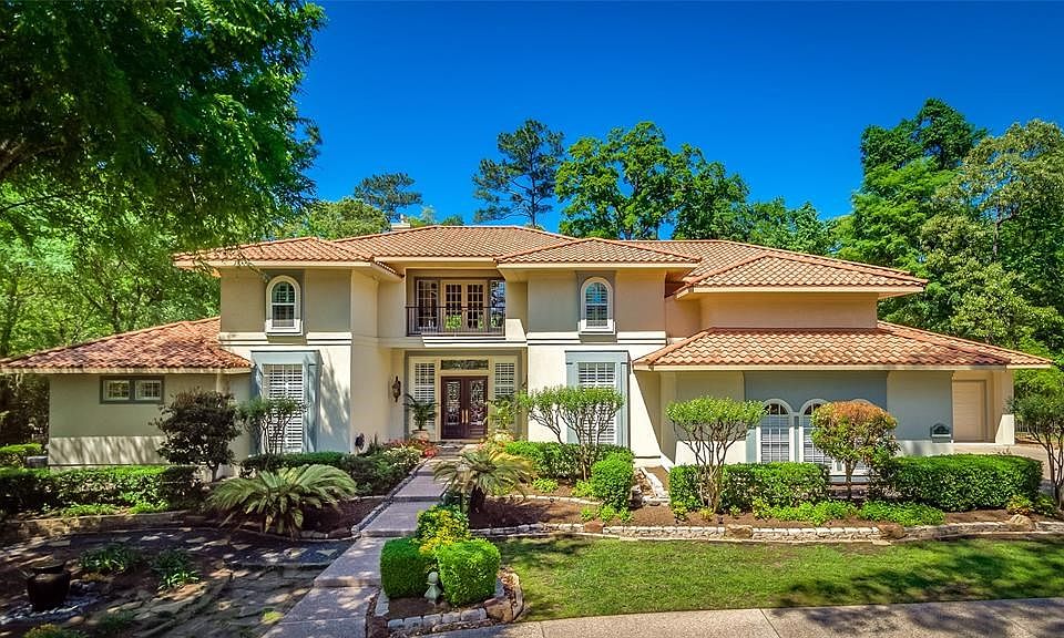 Nestled in the trees on a sweeping .78 acre lot, just steps from award-winning Galatas Elem, this home offers the perfect combination of privacy & lovely golf course views. Shade, sun, seclusion. Close to schools, Hughes Landing & Market Street!