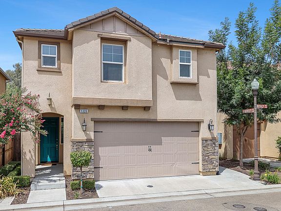 3rd image of 1324 Royalty Way