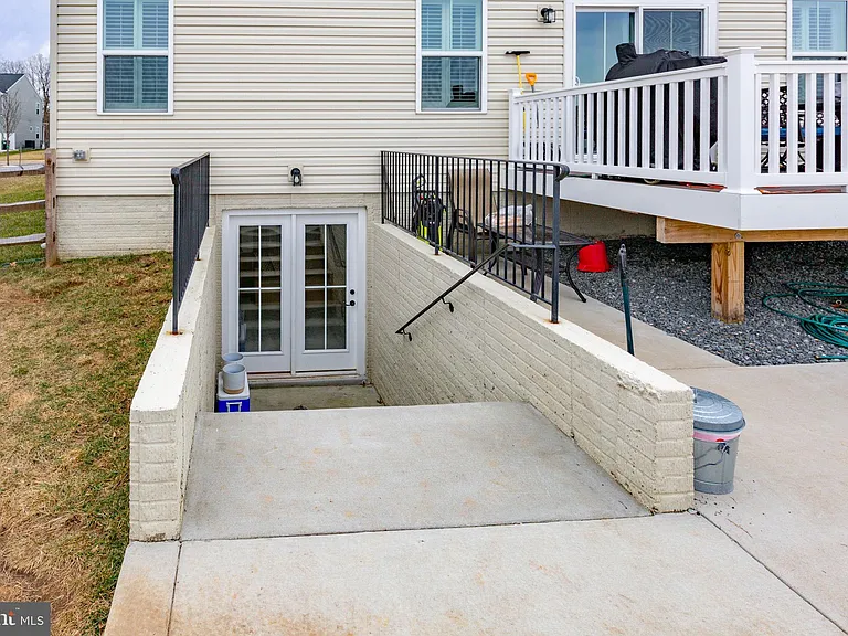 6427 Hawkeye Dr — Photo 10