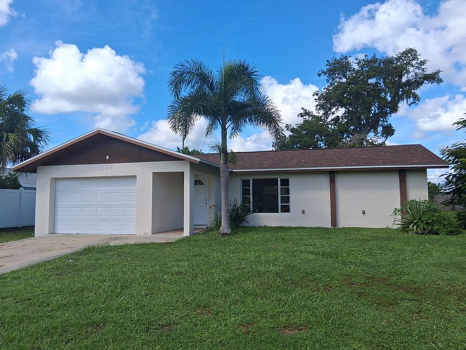 2nd image of 2127 Alaric St